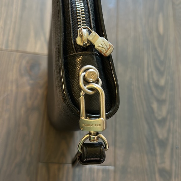 Authentic Louis Vuitton Pochette Baikal - Picture 5 of 10